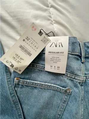 ZARA High-Waisted Regular Fit Jeans thumbnail 2