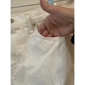 Levi's High Waisted Ripped Mom Shorts Jeans Fray Hem White Women's Size 26 thumbnail 5