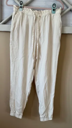 Banana Republic Rayon Paper bag Jogger Pants Ivory Women’s‎ Size M Medium thumbnail 1