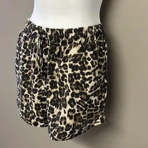 Prómesa Animal Print Lounge Shorts with Elastic Waistband and Pockets- Medium thumbnail 5