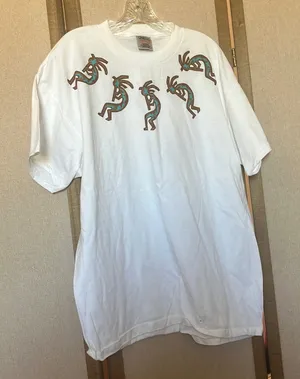 FINAL MARKDOWN Unisex White Kokopelli Graphic T-Shirt xl thumbnail 1
