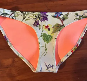 Triangl floral boho bikini bottoms women’s size M thumbnail 1