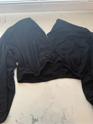 Beyond Yoga Black Long-Sleeve Cropped Wrap Top thumbnail 2