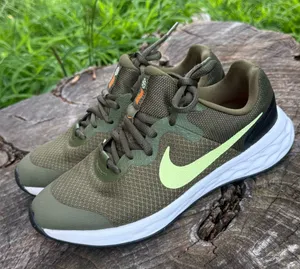 NIKE Revolution 6 NN – Smooth, Sustainable kids Running Shoes size 5.Y thumbnail 1