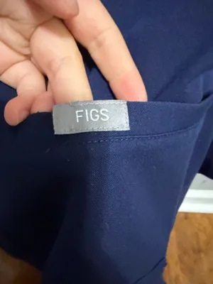 FIGS Scrub Top thumbnail 2
