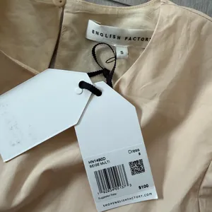 NWT- English Factor Neutral Quiet Luxury Colorblock Puff Sleeve Dress size small thumbnail 4