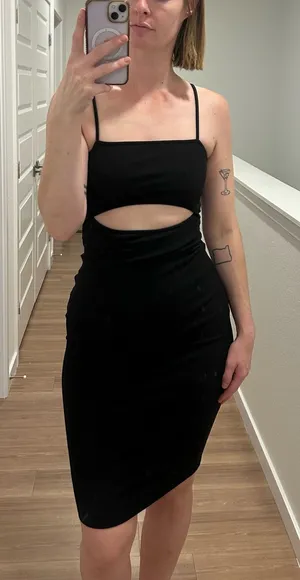 Liz and Sara Black midi dress thumbnail 1