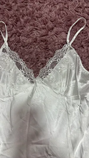 White night gown Size M thumbnail 2