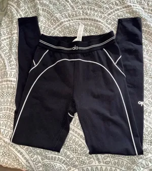 Alo Leggings thumbnail 1