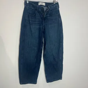 Hollister Low-Rise Taper Baggy Denim Jeans thumbnail 6