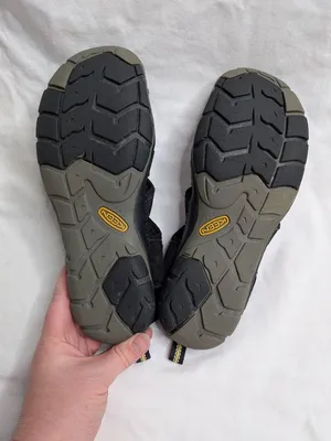 Keen Clearwater CNX womens outdoor water Sandals Black Yellow Size 7.5 US EU 38 thumbnail 8