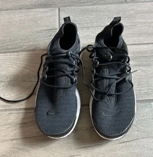 Nike Black and White Knit Running Shoes thumbnail 1