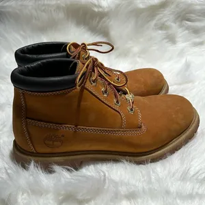 Timberland Nellie Chukka boots Size 7.5.‎ B82 thumbnail 5