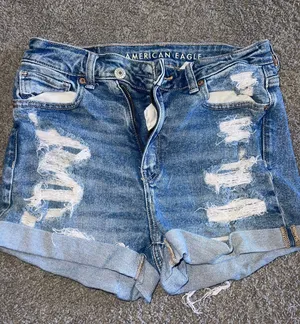 Mom Jeans thumbnail 1