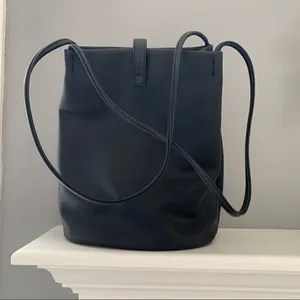 Lucky Brand Black Vegan Leather Tassel Tote Double Handle Bucket Bag thumbnail 4