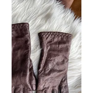 Classic Brown Leather Gloves size Medium thumbnail 3