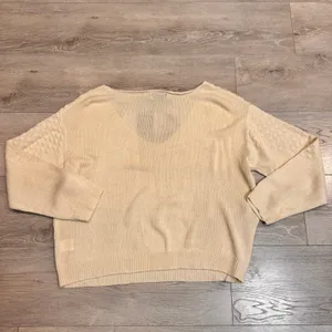 Shein Cream V‎ Neck Textured Knit Sweater Long Sleeve 6 Medium Oversized thumbnail 2