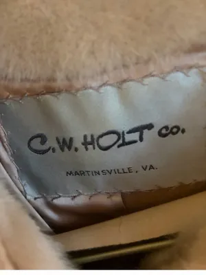 Vintage-Inspired Beige Fur Coat with Funnel Collar thumbnail 3