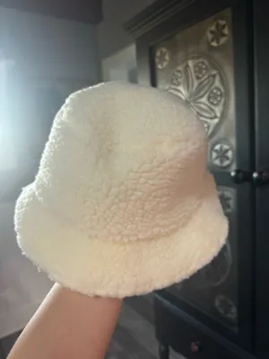 Athleta Women’s faux fur hat thumbnail 5