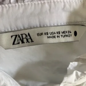 Zara Cotton Crop Puff Sleeve Blouse XS White Lace Button Front Romantic thumbnail 7