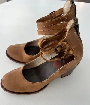Freebird by Steven Randi Tan Womens Shoes Leather Upper Lining and Soles Ankle Straps Sz 8 thumbnail 1