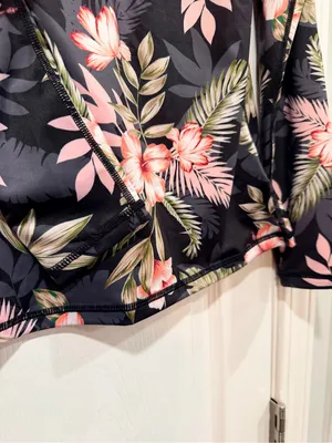 NWT Hurley Size S Floral Long Sleeve Rash Guard UPF 50+ Quarter Zip thumbnail 6