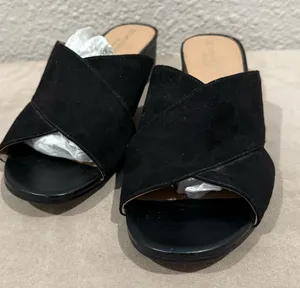 Naturalizer Arielle Black Faux Suede Crisscross‎ N5 Comfort Sandals Size 7.5M thumbnail 1