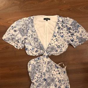 LULUS Stroll the Avenues White Floral Print Tie-Front‎ Maxi Dress thumbnail 3