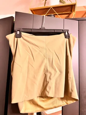 Boutique Green Top thumbnail 2