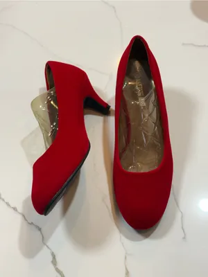 MAIERNISI JESSI Women's Classic Round Toe Pump Kitten Low Heel Velvet Red Shoes thumbnail 2