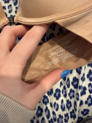 Victoria's Secret Bra Plunge Push-Up thumbnail 2