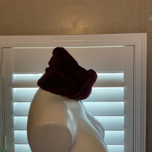 Elegant Maroon Faux Fur Scarf thumbnail 2