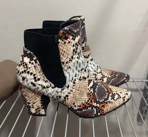Boots snake skin Multiple Size 7 thumbnail 1