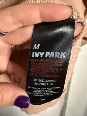 Ivy Park Blush Pink Raised Black Graphic Pullover Crewneck Sweater Size Medium thumbnail 6