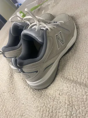Man's Sneakers & Athletic Shoes New Balance size 88& thumbnail 2