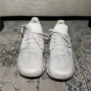On Running Cloudswift 4 Road Running Shoe in White Size 11 thumbnail 3