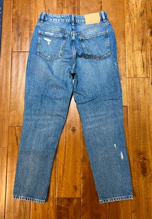 Mom Fit Jeans thumbnail 2