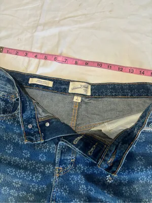 Universal Thread Denim Floral-Print High-Rise Jean Shorts - Blue thumbnail 4