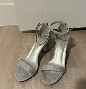 Dream Paris Sparkly Silver Heels thumbnail 2