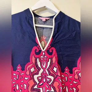 Lilly Pulitzer Ciara Tunic Bright Navy Brava Multi Chorus Girl Small Pink White thumbnail 4