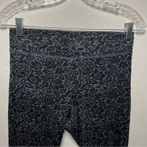Aerie Black Gray Paisley Floral‎ Lace Crop Leggings thumbnail 3