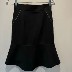 Zara Zip High Low Flounce Skirt Knee Length Contemporary Front Zip Closure Black thumbnail 4