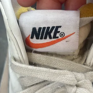 Women’s Nike Blazers ‘77 White and Pink High-Top Sneakers Vintage Classic Sz9 thumbnail 4