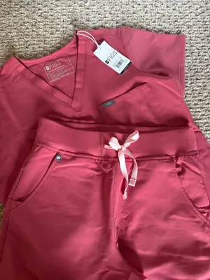 FIGS Scrubs Set thumbnail 3