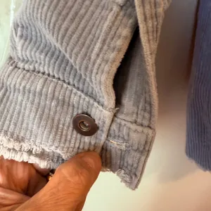 Zara Corduroy Trucker Jacket‎ Women XS Blue Button Front Raw Hem Pockets shacket thumbnail 5