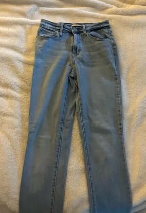 721 Levi’s High-Rise Skinny Jean thumbnail 1