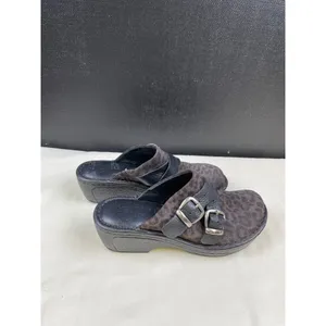 Born Women's Brown Leather Animal Print Clogs/ Shoes Size 7 SKU 4911 thumbnail 4