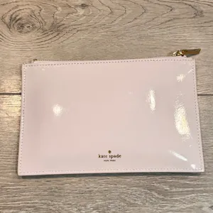Kate Spade Pink Patent Faux Leather Bridal Pencil Pouch‎ Hearts Arrow thumbnail 3