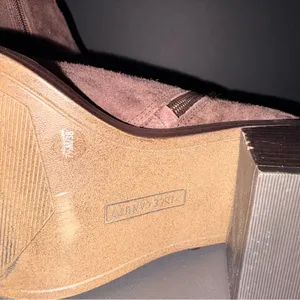 Vince Camuto Kelmi Women's Chocolate Brown Suede Ankle Boots 7.5 thumbnail 4