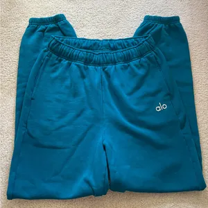 Alo Accolade Sweatpants thumbnail 1